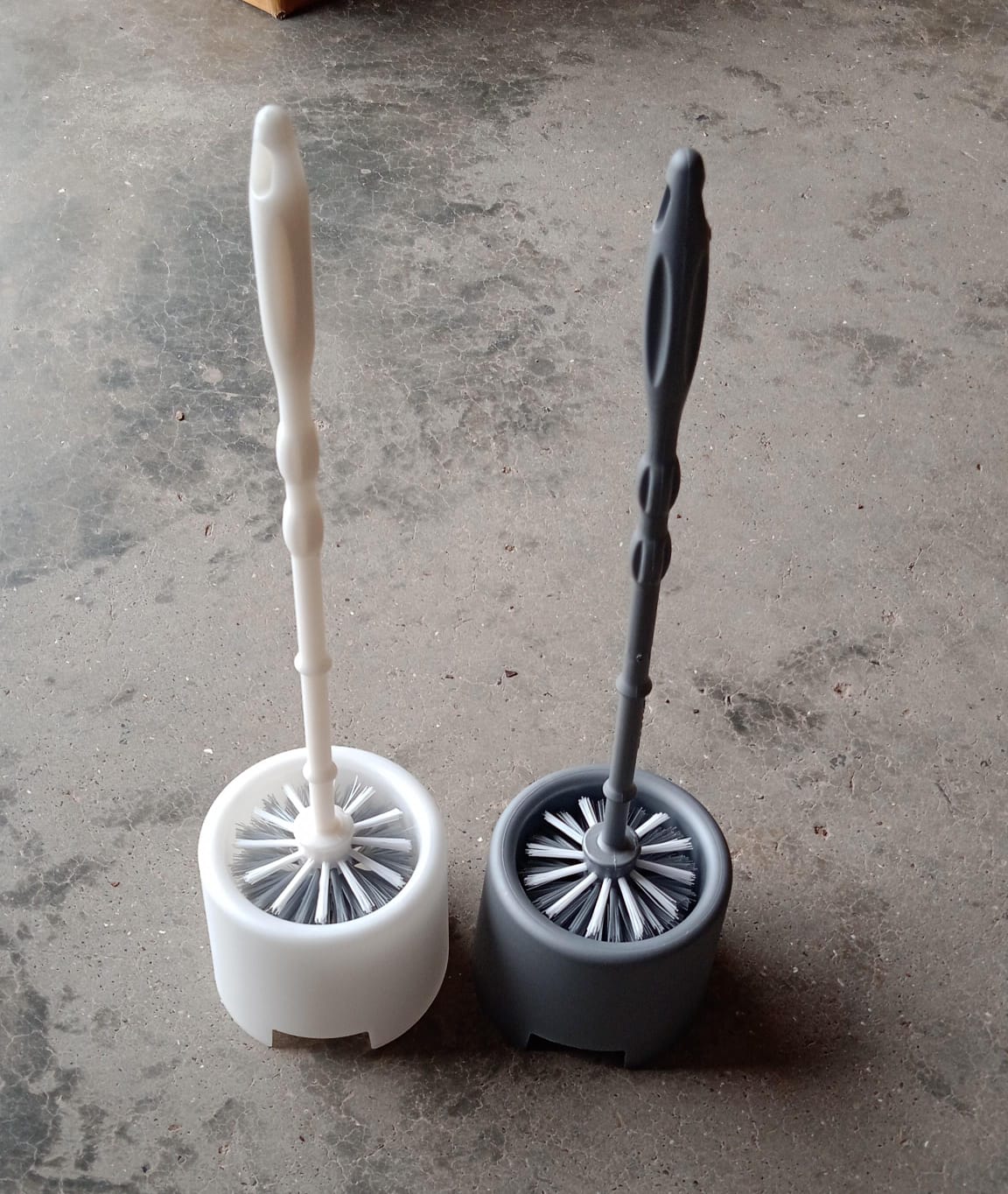 Toilet Cleaning Brush with Potted Holder - Image 14