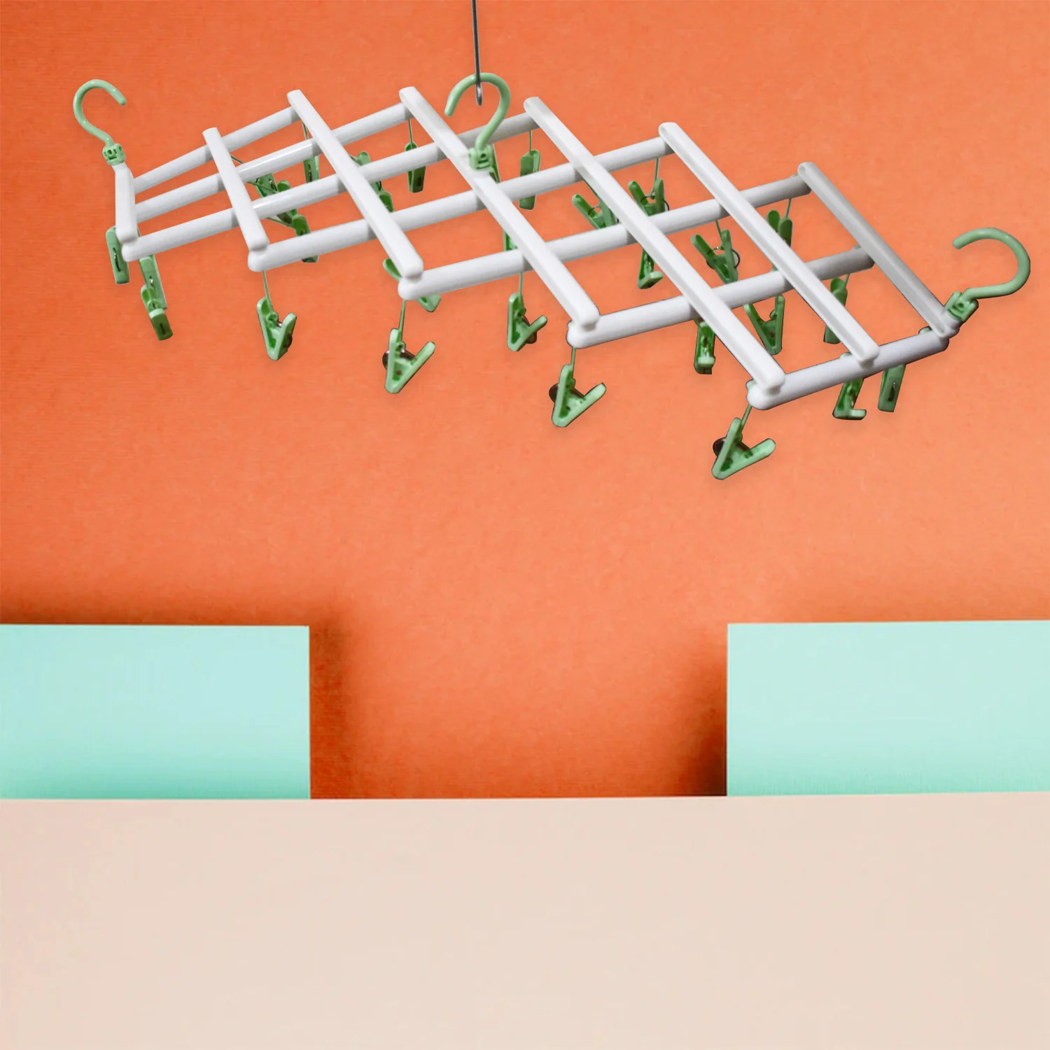 Adjustable Clothes Hanger with 29 Clips – Windproof Dryer Rack - Image 4