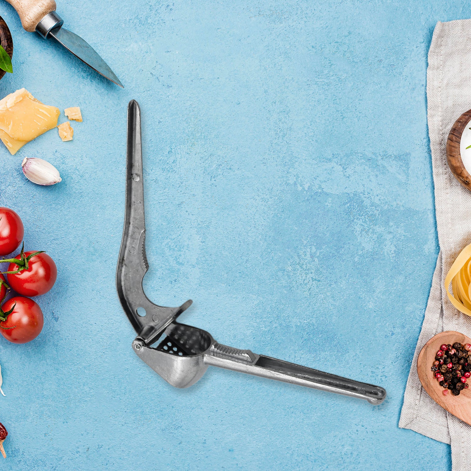 Aluminum Garlic Press – Easy-to-Use Lightweight Kitchen Tool - Image 6