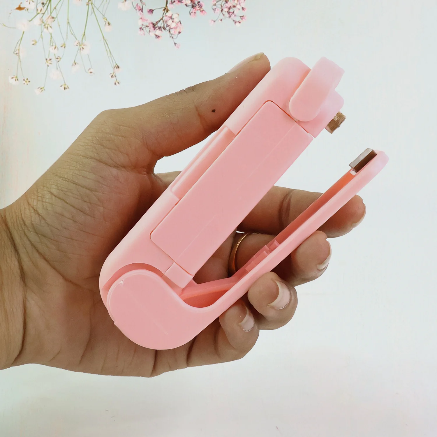 Mini Plastic Bag Sealer – Portable Heat Sealing Machine (Battery Operated / 1 Pc) - Image 9