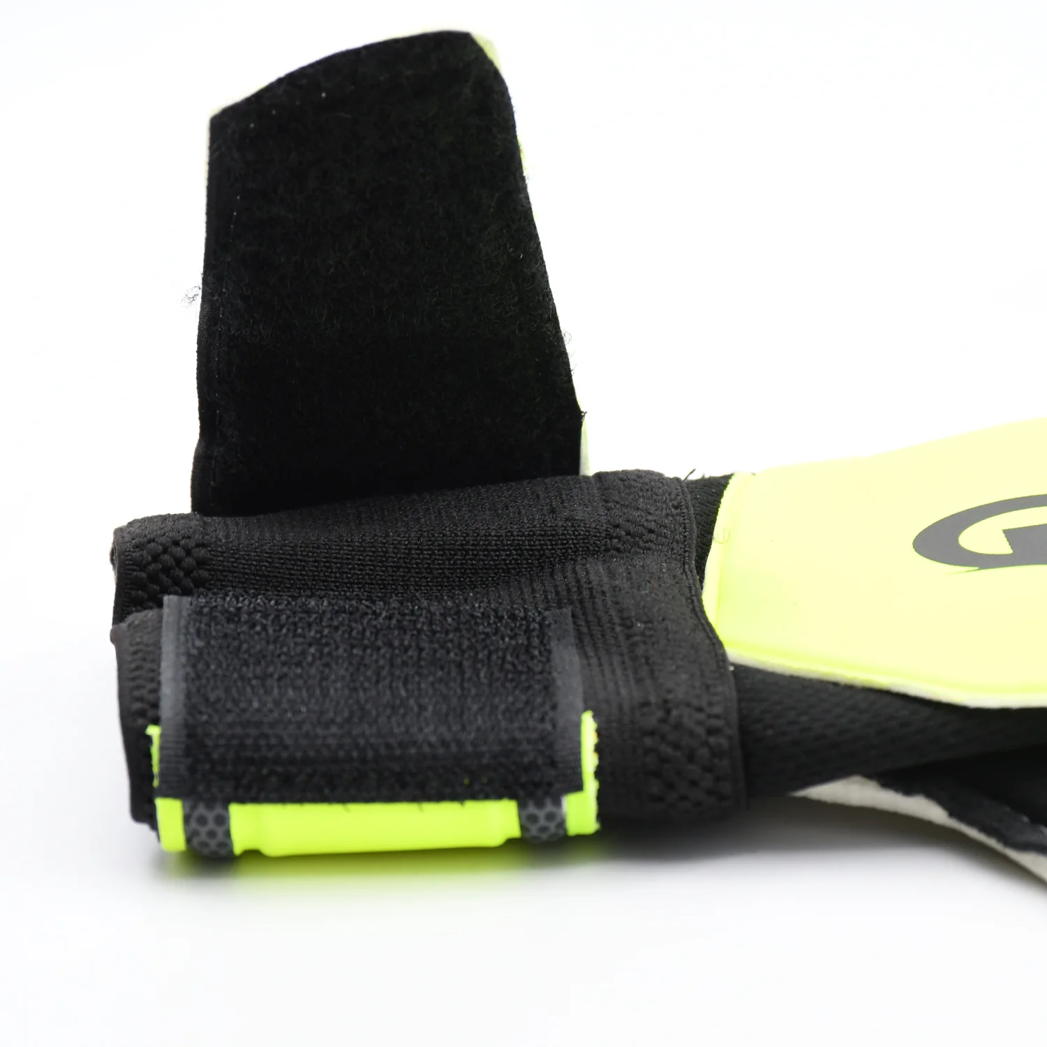 Kids Sports Goalkeeper Gloves with Finger Protection (1 Pair) - Image 5