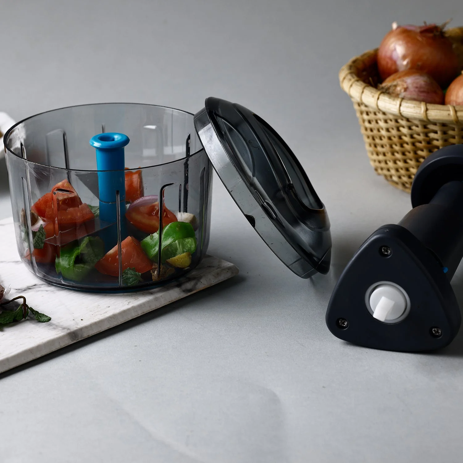 Ganesh Bingo Lock-Unlock Push Chopper (725ML) - Image 4