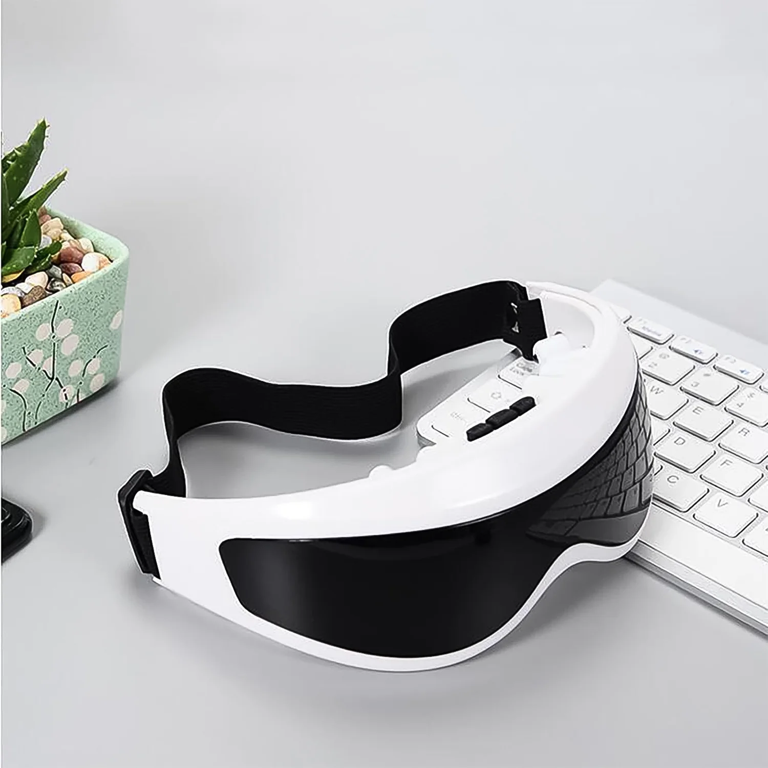 Electric Eye Massager with Adjustable Elastic Band (1 Pc) - Image 3