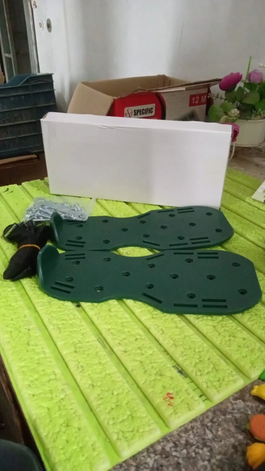 Garden Lawn Aerator Sandals – Spiked Grass Aerator Shoes for Yard & Patio - Image 11