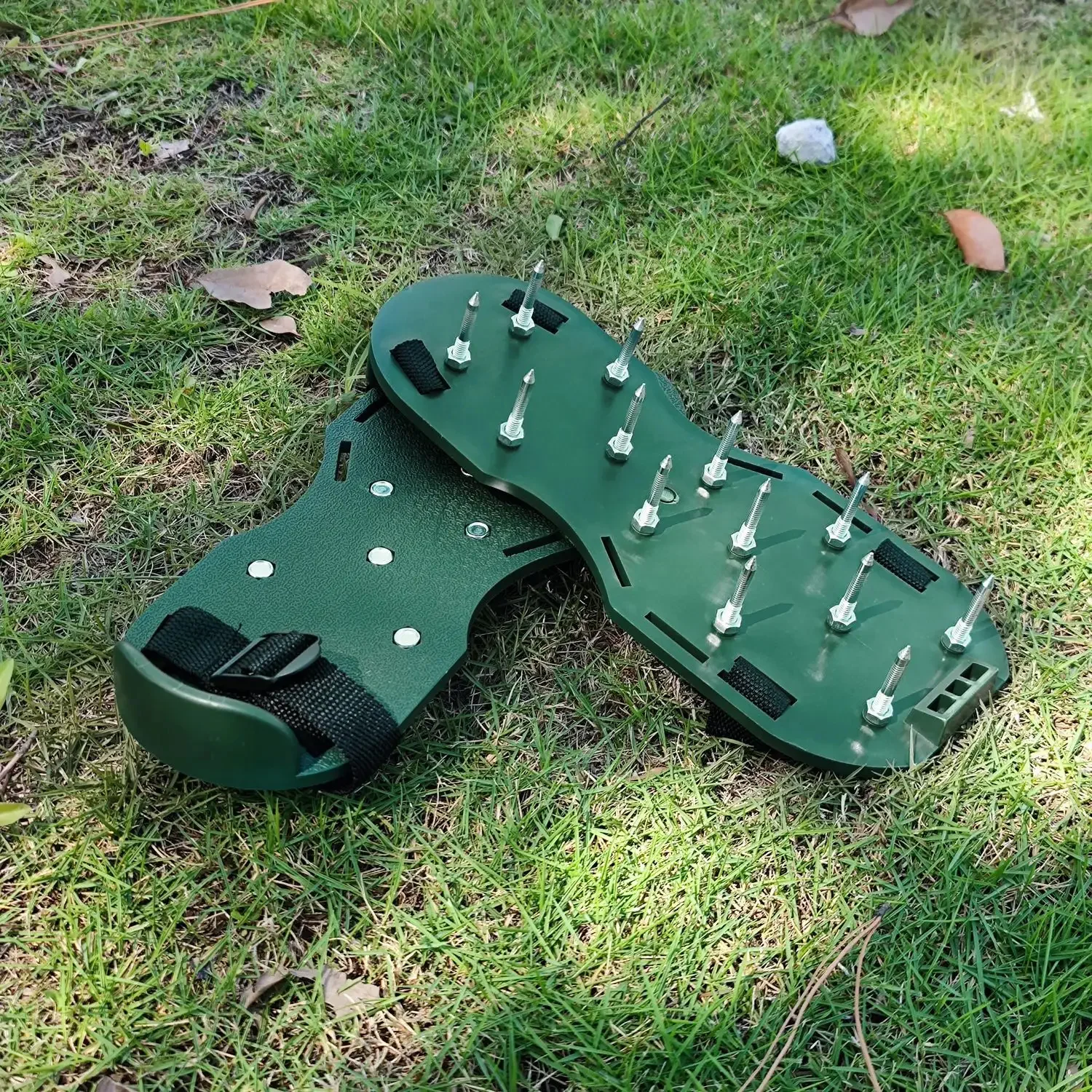 Garden Lawn Aerator Sandals – Spiked Grass Aerator Shoes for Yard & Patio - Image 3