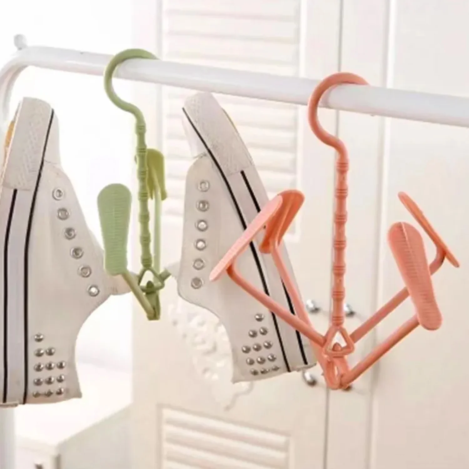 Hanging Shoe Rack Rotating Four Hooks Portable Drying Shoe Rack - Image 6