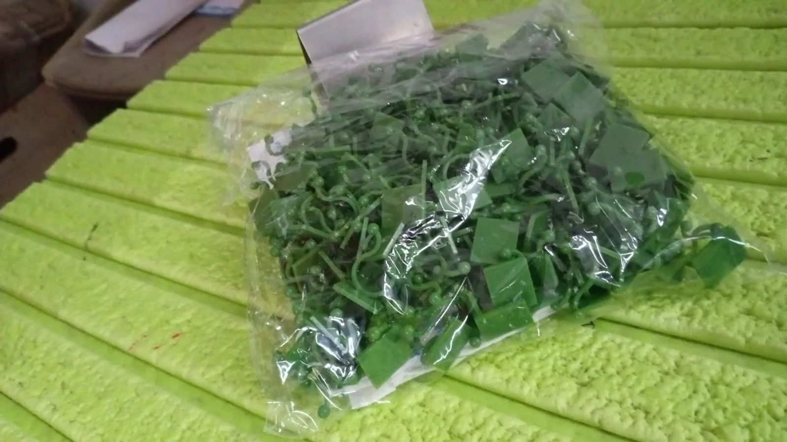 Plant Climbing Wall Fixture Clip Self-Adhesive Hook (Approx 200 Pcs Set) - Image 8