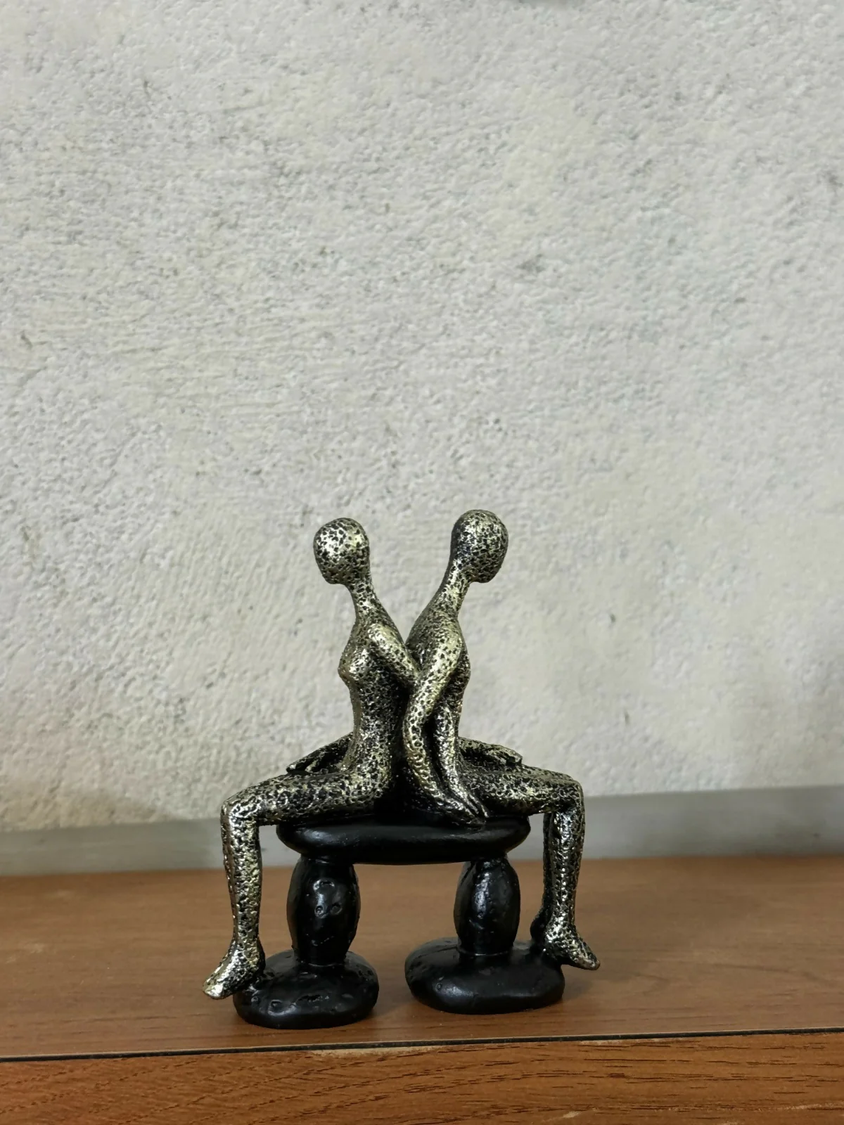 Abstract Couple Sitting Showpiece Statue for Home Decor & Gifting - Image 4