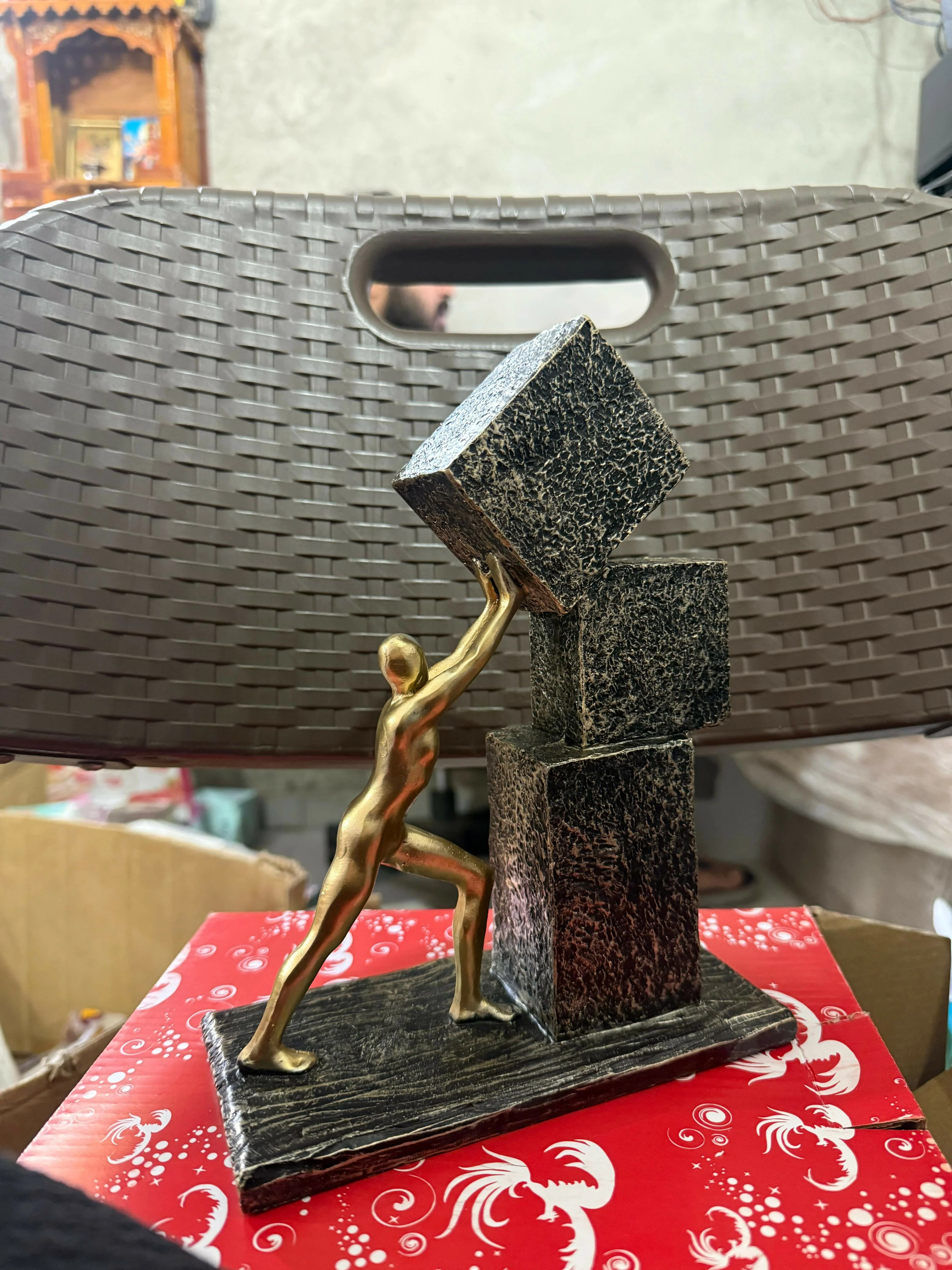 Abstract Human Figure Pushing Block Sculpture Home Decor (Color may vary) - Image 7