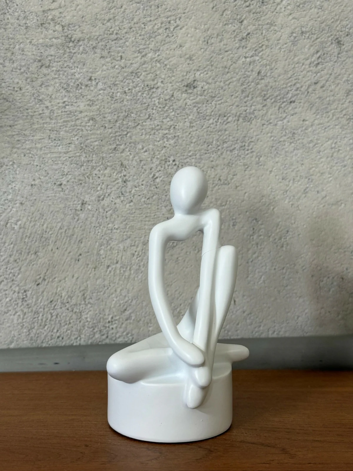 Abstract Sitting Man poly-resin Sculpture Modern White Home Decor Showpiece - Image 5