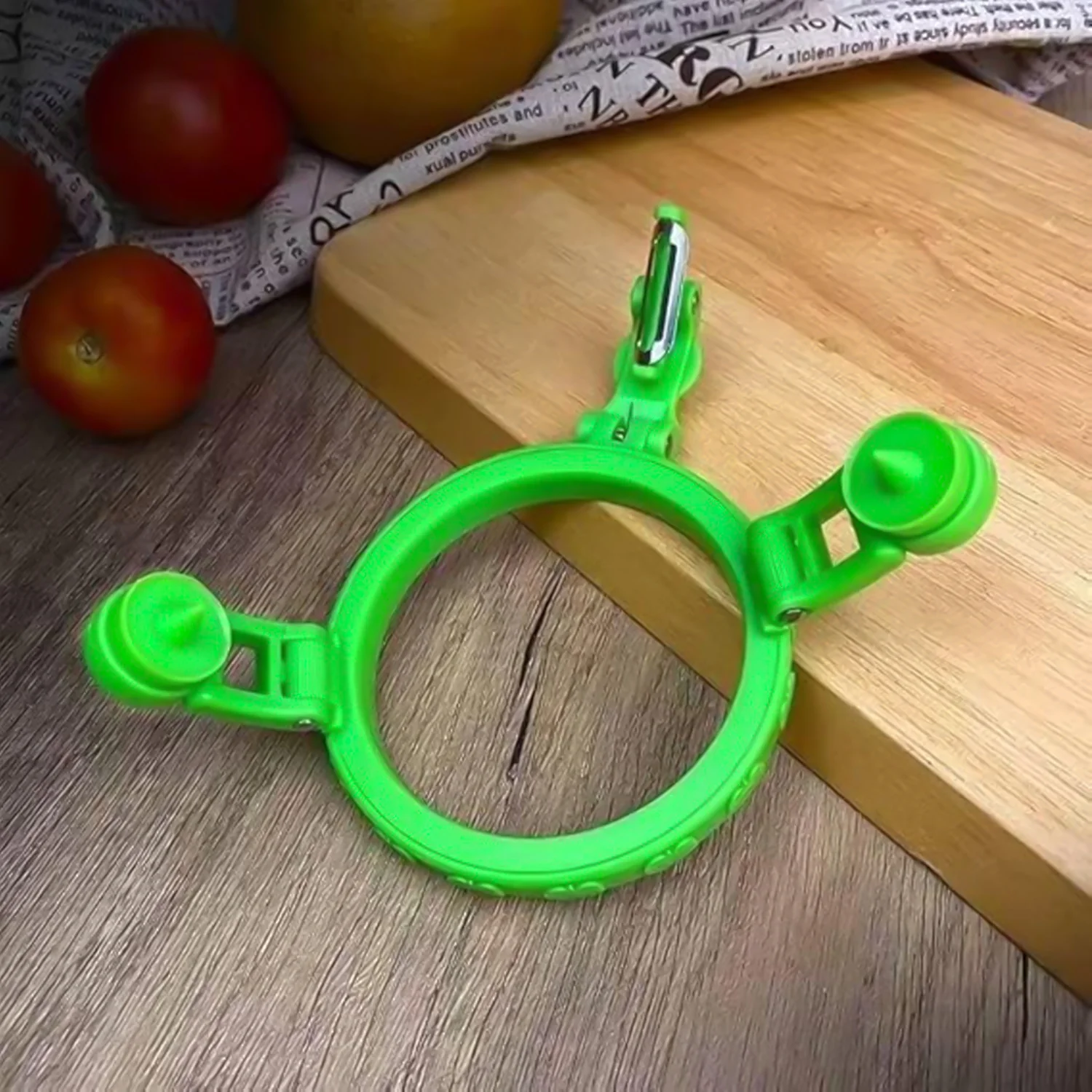 Adjustable Apple Peeler Cutter with Holder Ring - Image 4