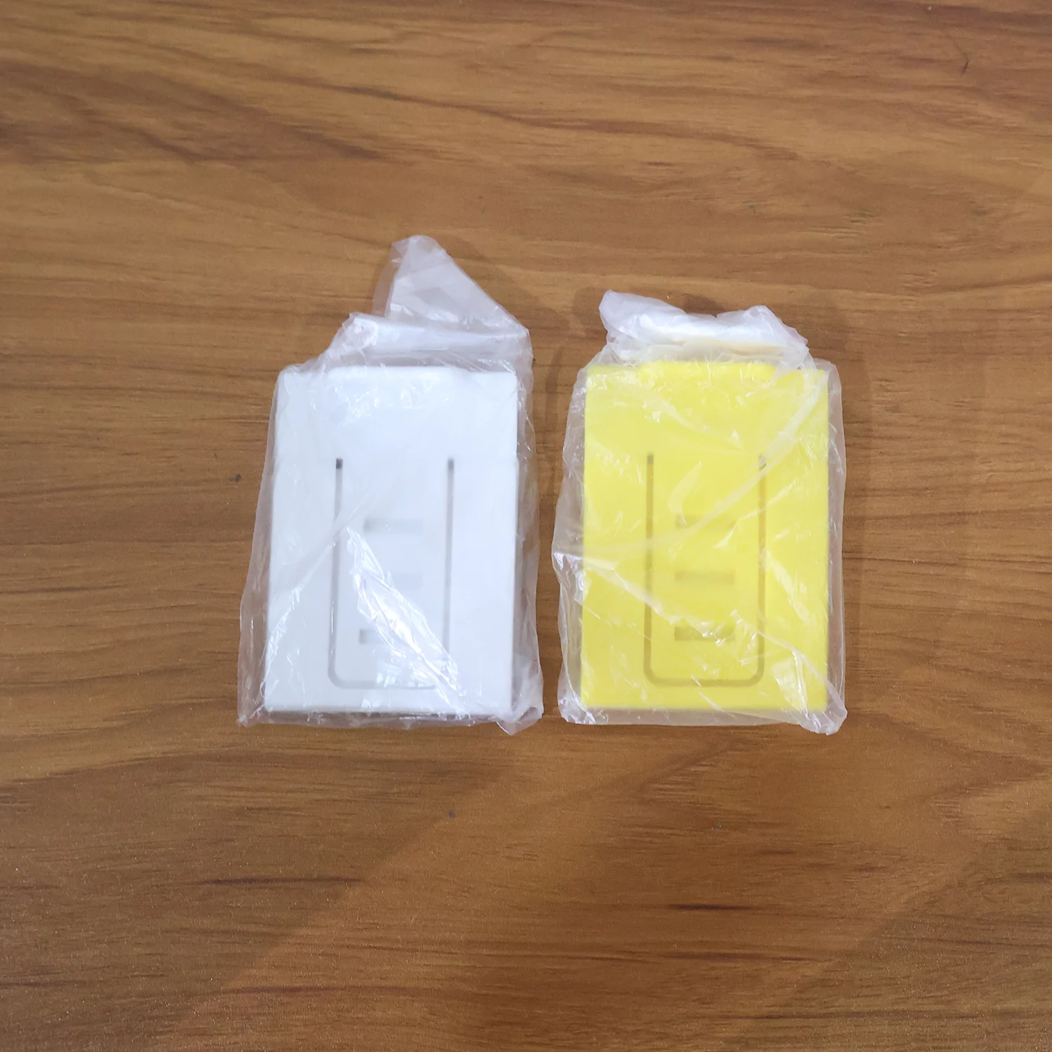 Adjustable Foldable Plastic Mobile Phone Stand (1 Pc / Mix Color) - Image 14