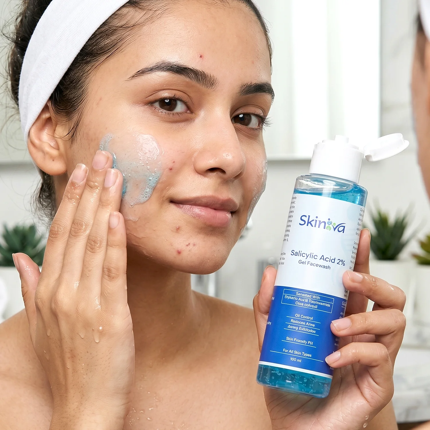 Advanced 2% Salicylic Acid Gel Facewash for Acne & Oily Skin - Image 3