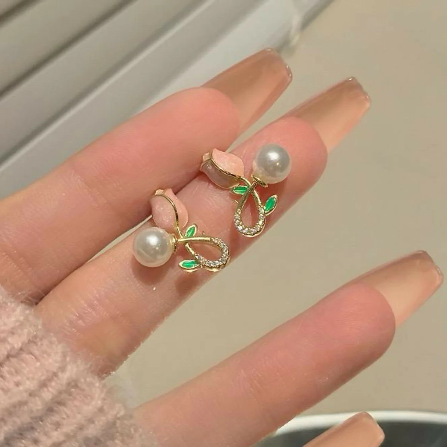 Aesthetic Pink Blossom & Pearl Earrings – Elegant Korean Style Accessories - Image 2