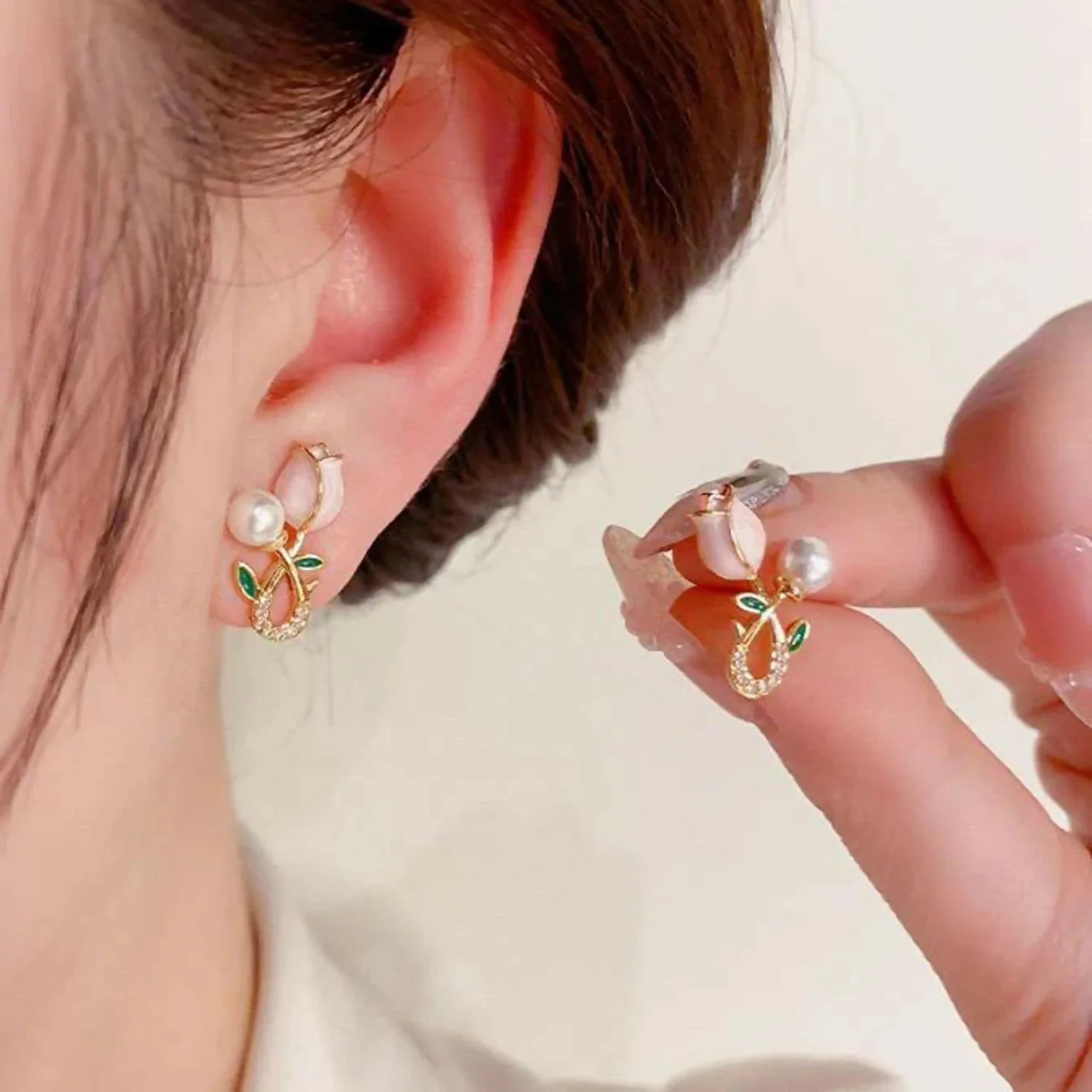 Aesthetic Pink Blossom & Pearl Earrings – Elegant Korean Style Accessories - Image 3