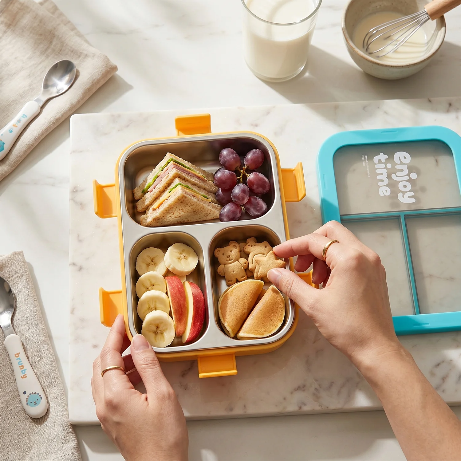 Airtight 3 Compartment Stainless Steel Lunch Box with Spoon & Fork – 600ml - Image 3