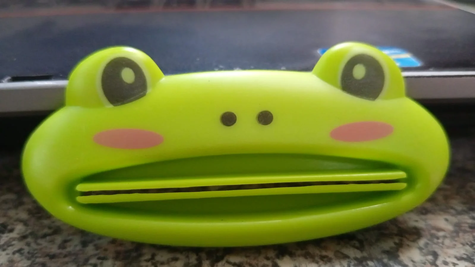 Animal Design Toothpaste Squeezer for Easy Dispensing - Image 12
