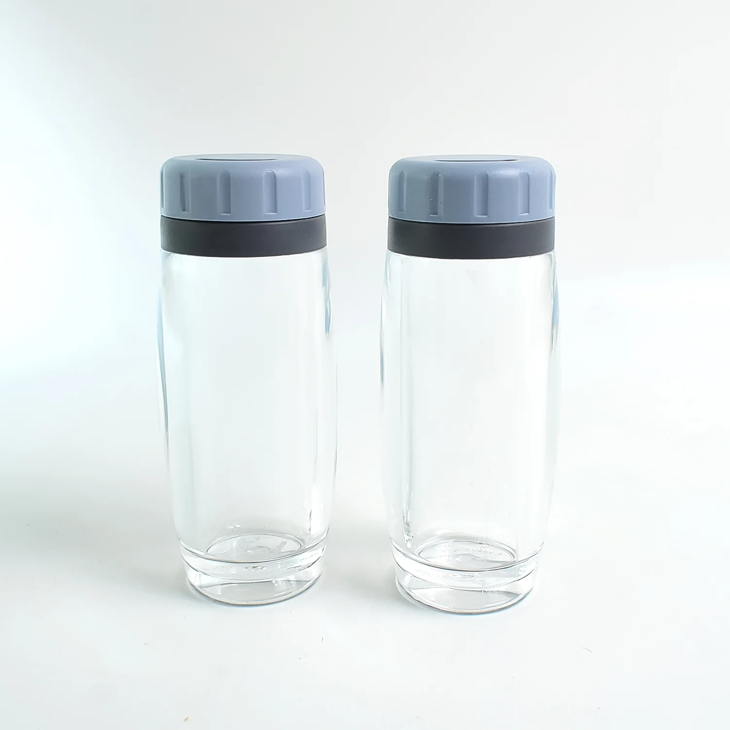 Apex Acrylic Salt and Pepper Shaker Set of 2 - Image 5