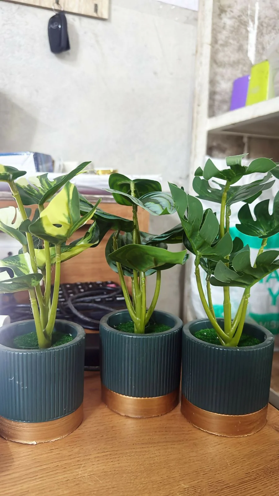 Artificial Monstera Leaf Tabletop Plant with Decorative Pot for Home Décor - Image 7