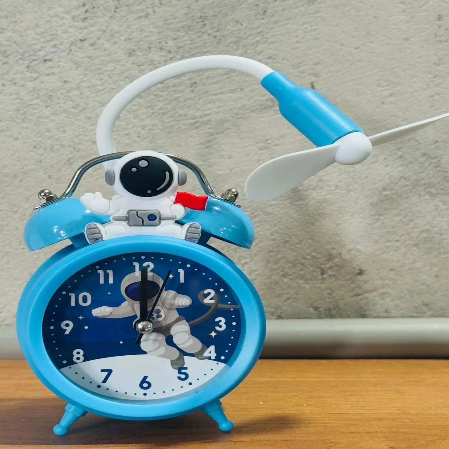 Astronaut Design Kids Alarm Clock with Cooling Fan | Cute Blue Cartoon Space Themed Table Clock for Kids Bedroom, Study Table & Gifting | Silent Analog Quartz Clock with Fan – Battery Operated - Image 4