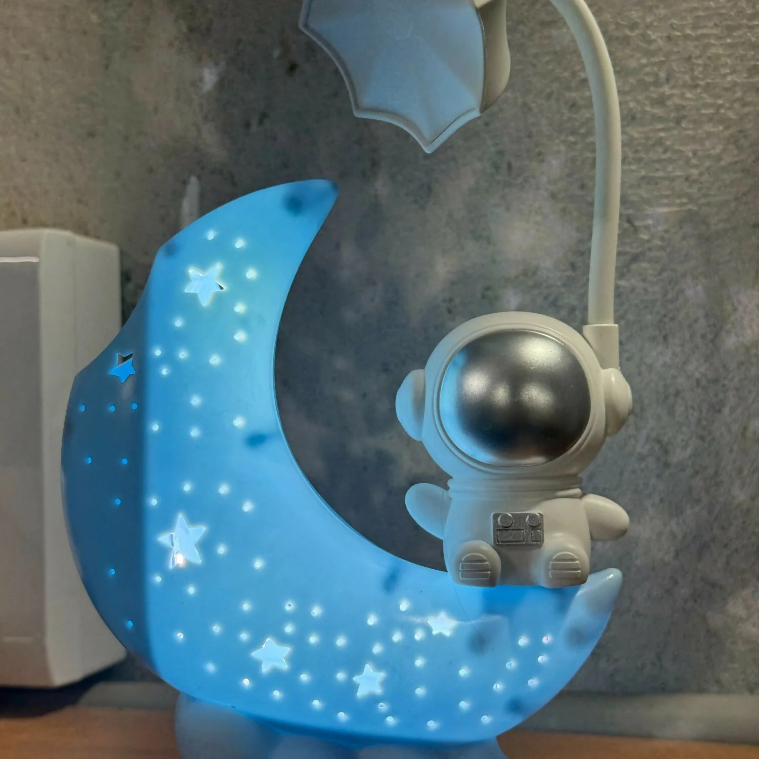 Astronaut Moon LED Night Lamp with Warm Light for Kids Bedroom & Desk (BLUE) - Image 6
