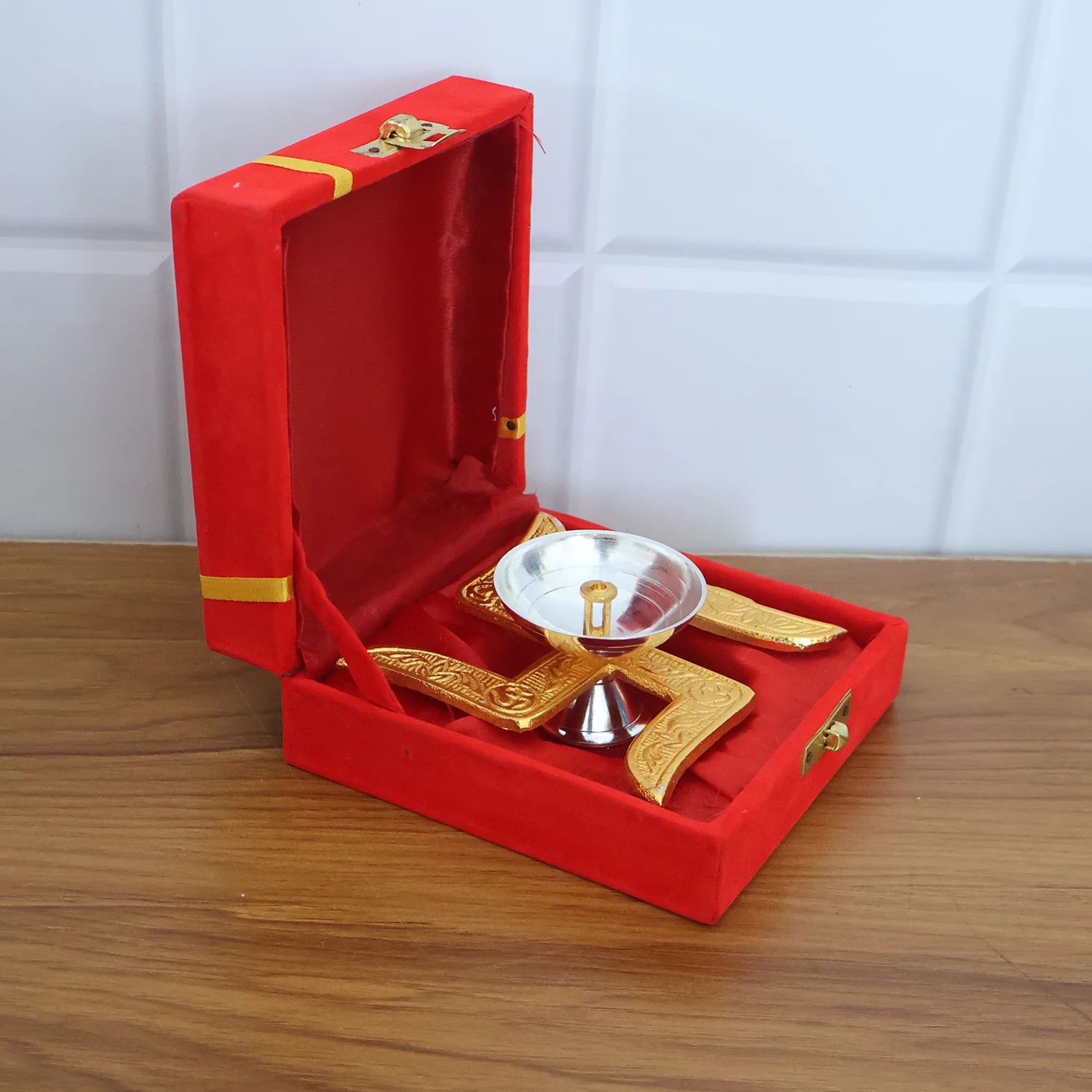 Auspicious Swastik-Base Pooja Diya - (1 Pc) - Image 7