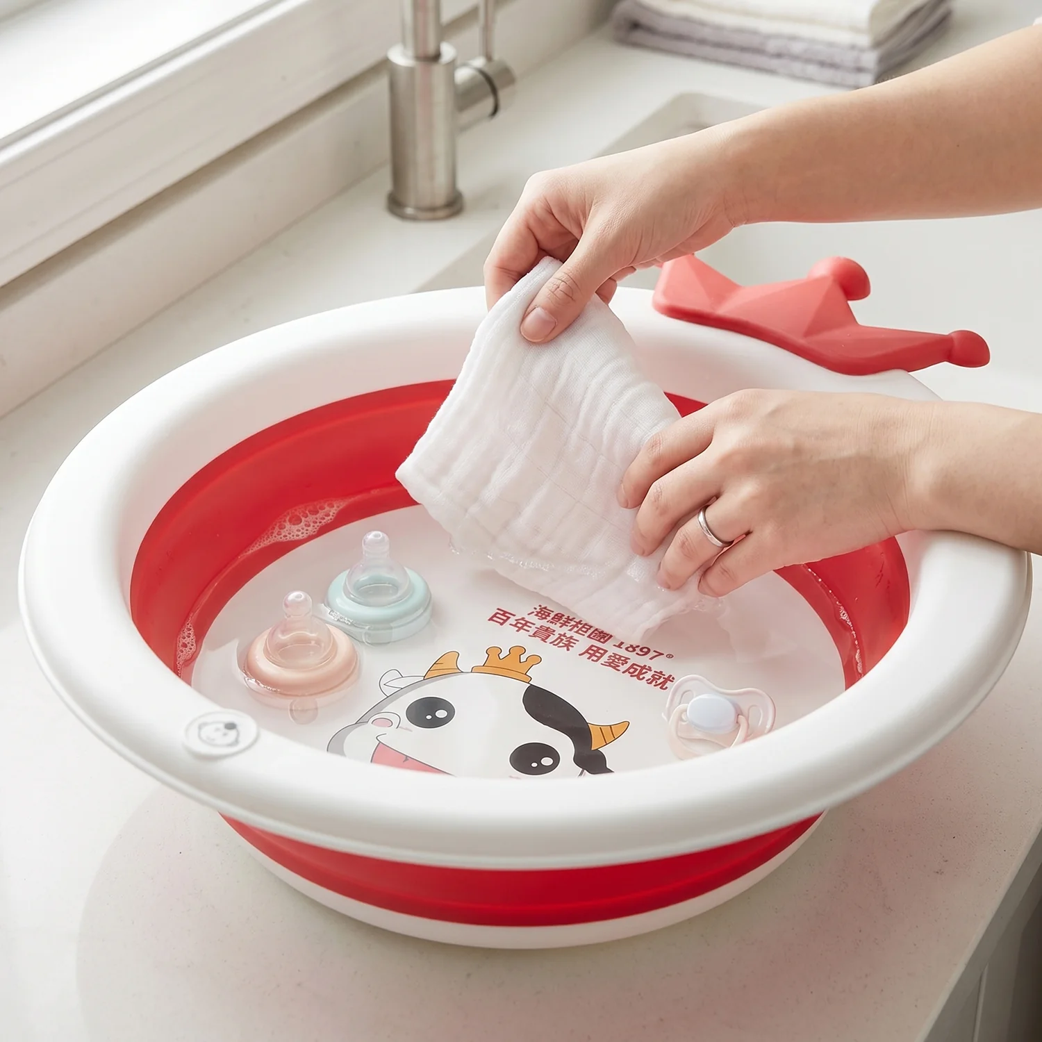 Baby Bathtub with Non-Slip Base – Safe and Comfortable Infant Bathtub - Image 4