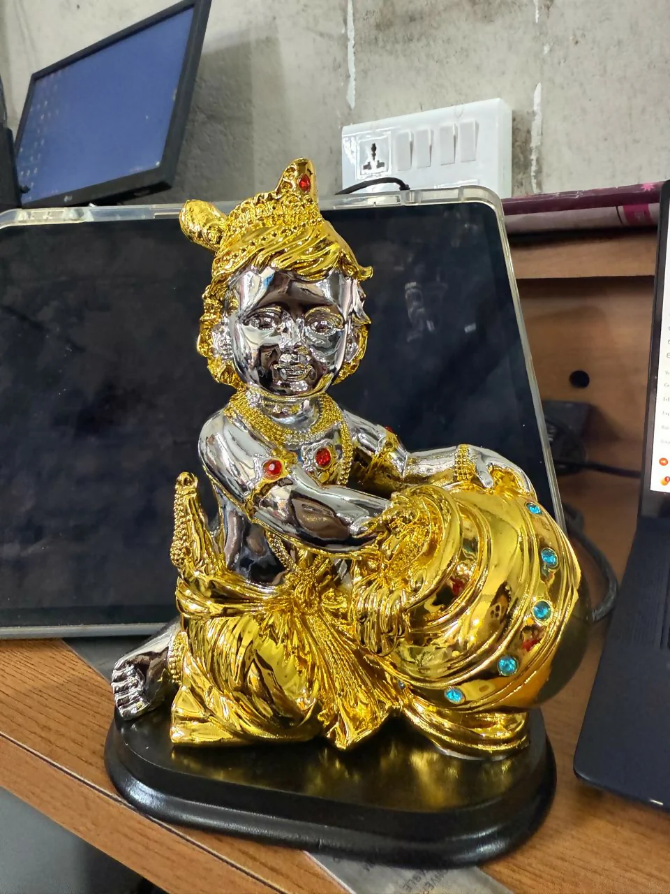 Bal Krishna Makhan Chor Decorative Statue for Home Temple & Decor - Image 5