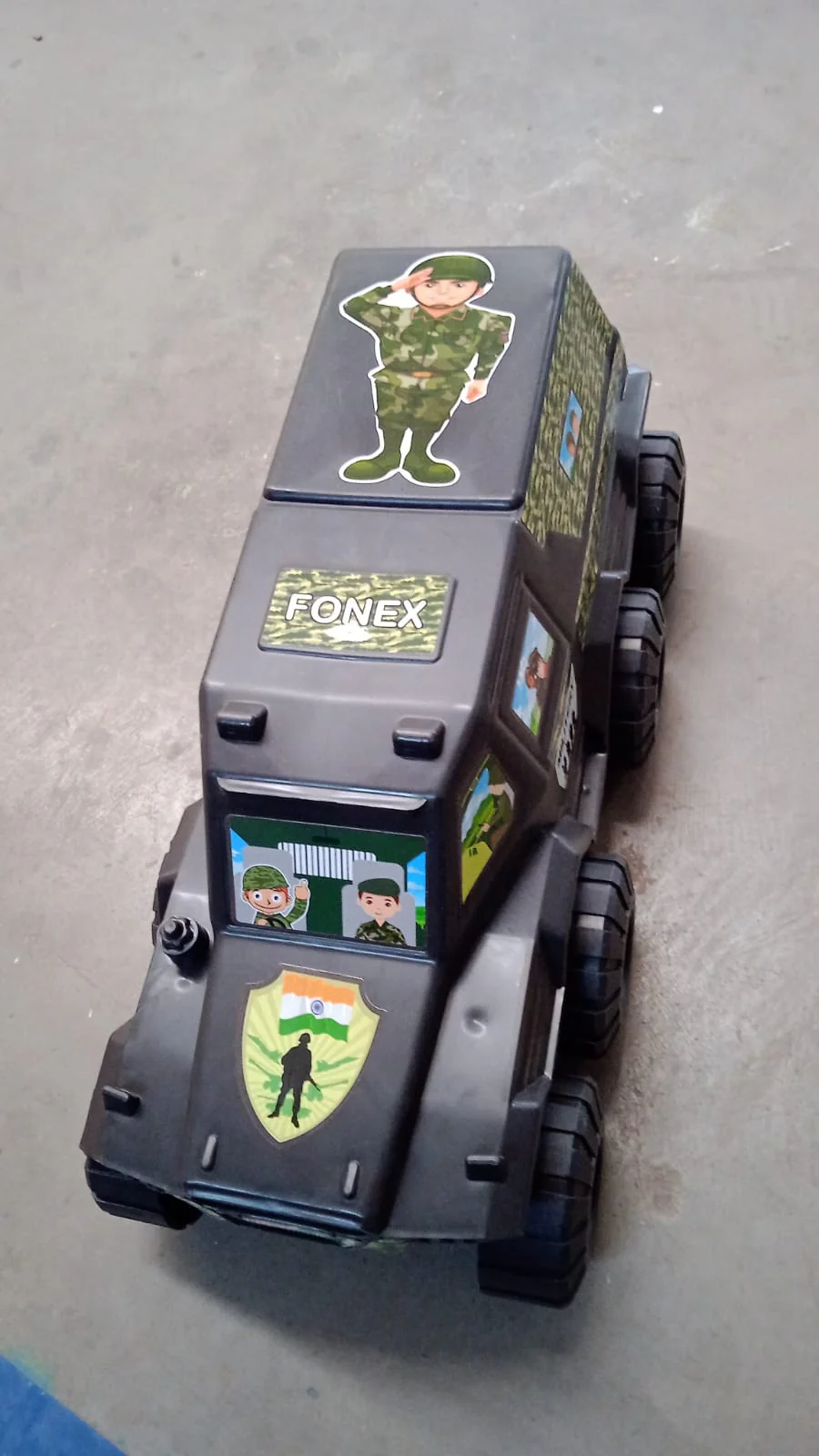 Big Military 8-Wheel Plastic Car Toy (1 Pc) - Image 8