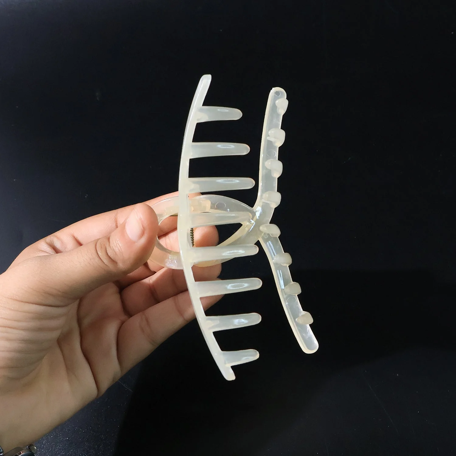 Big Plastic Hair Claw Clips Strong Clips (1 Pc / Mix Color), Hair accessories - Image 3