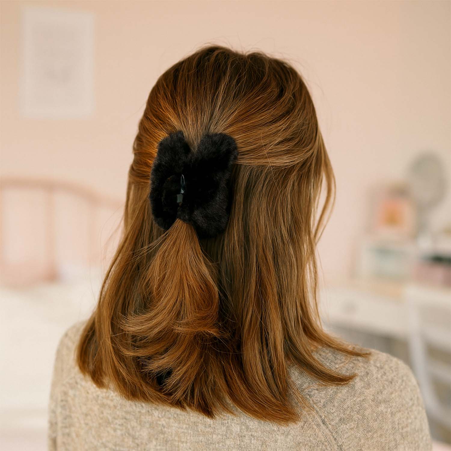 Big-Size Soft Faux Fur Hair Claw Clips (1 Pc) - Image 6