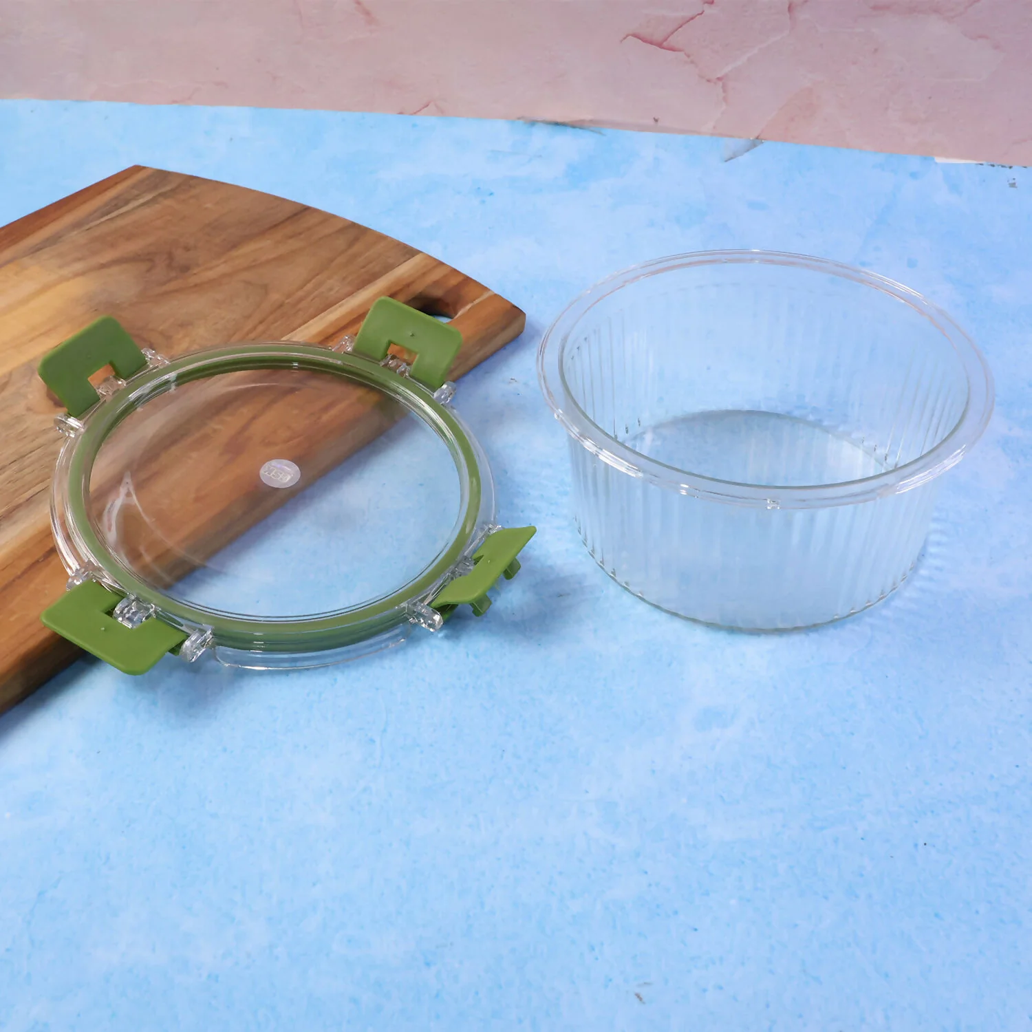 Bingo 1600ml Airtight Food Storage Container with Locking Lid - Image 4