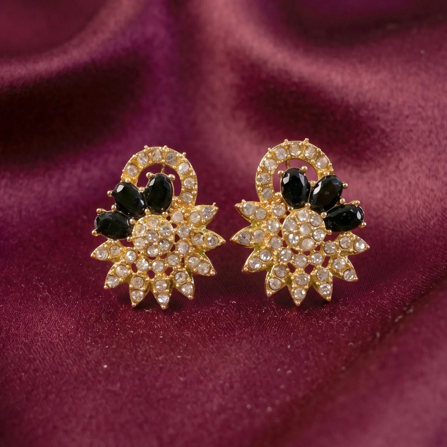 Title: Elegant Gold Plated Necklace & Earrings Set with Black Stones - Image 4