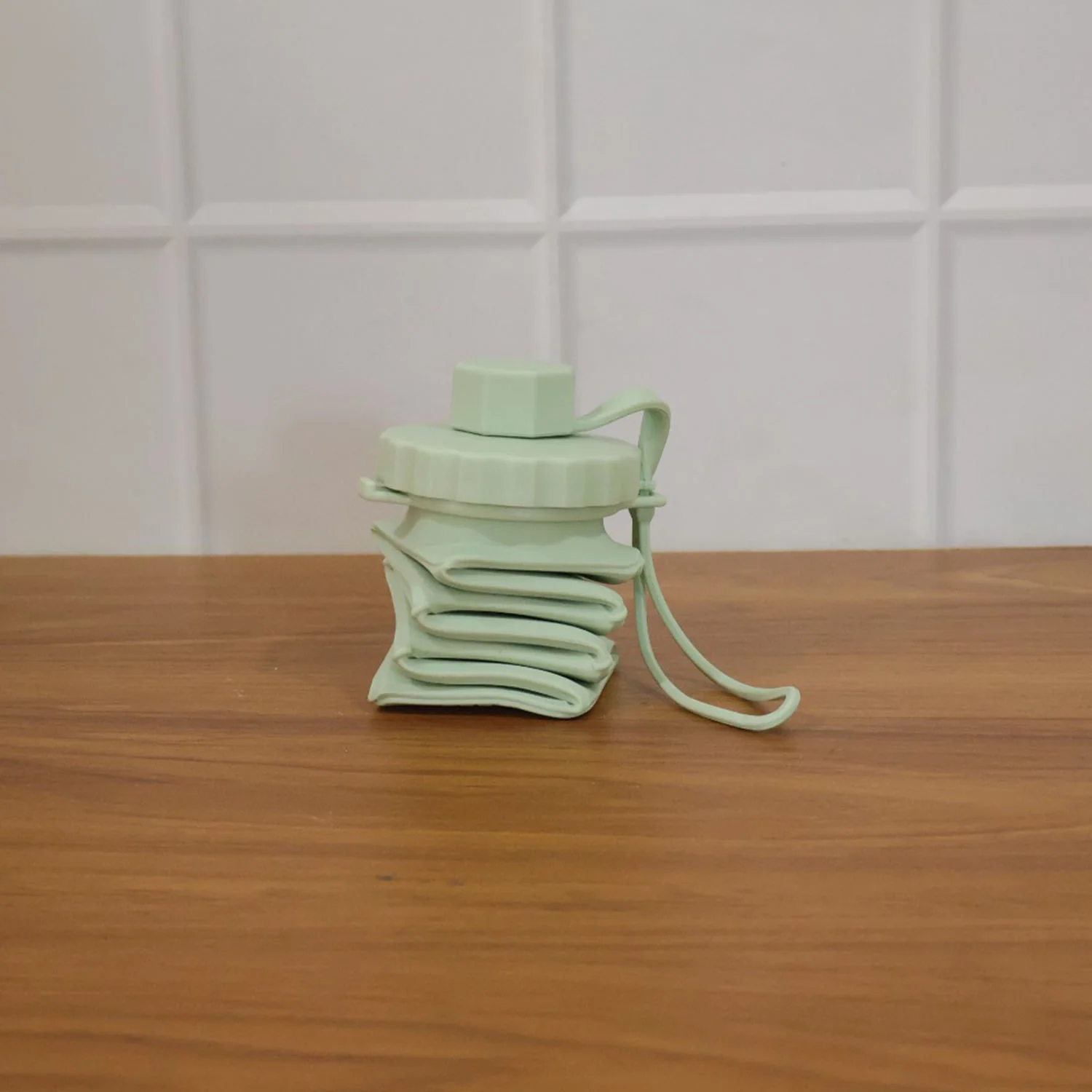 Premium Foldable Collapsible Water Bottle (1 Pc) - Image 8