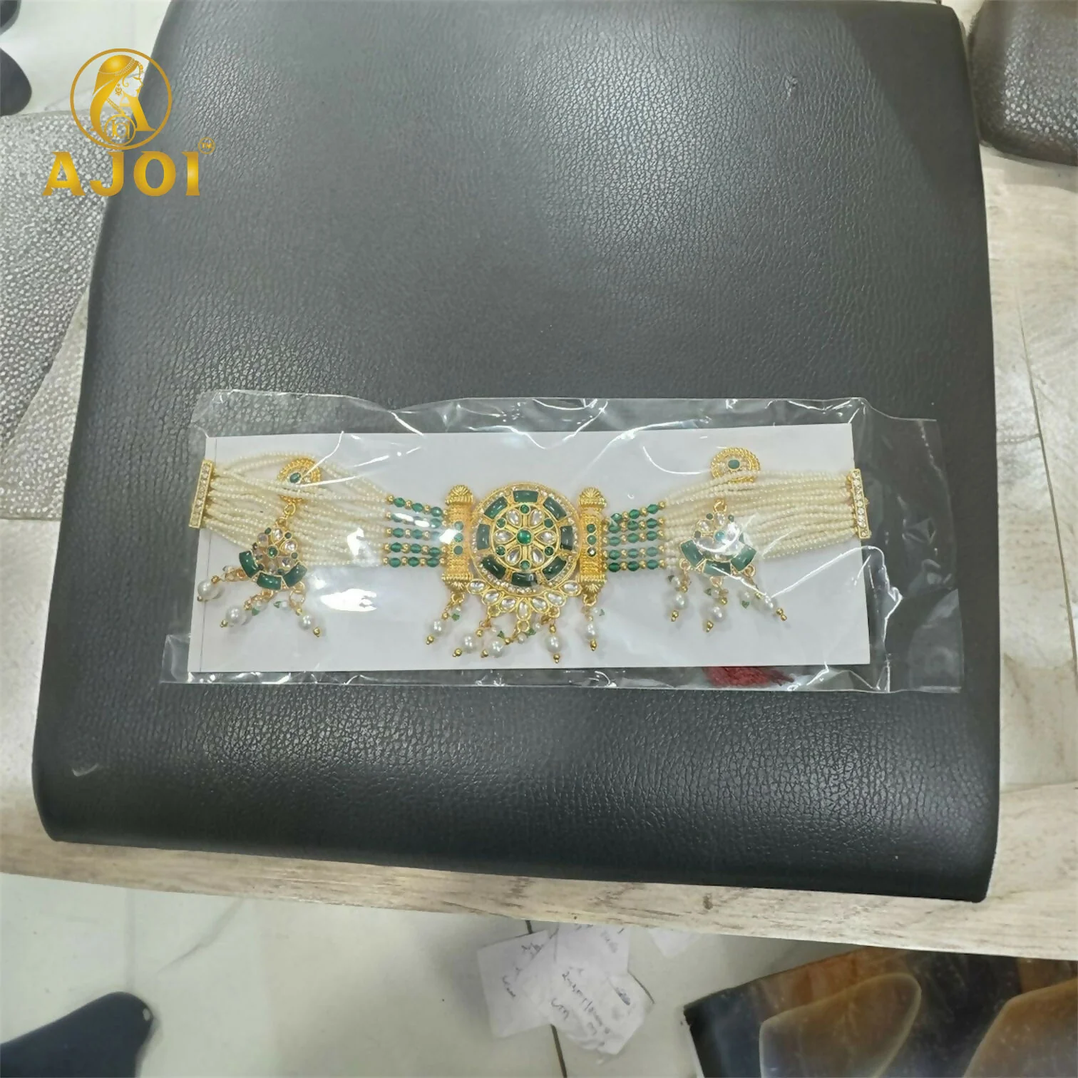 Bridal Green Kundan & Pearl Necklace with Earrings - Image 5