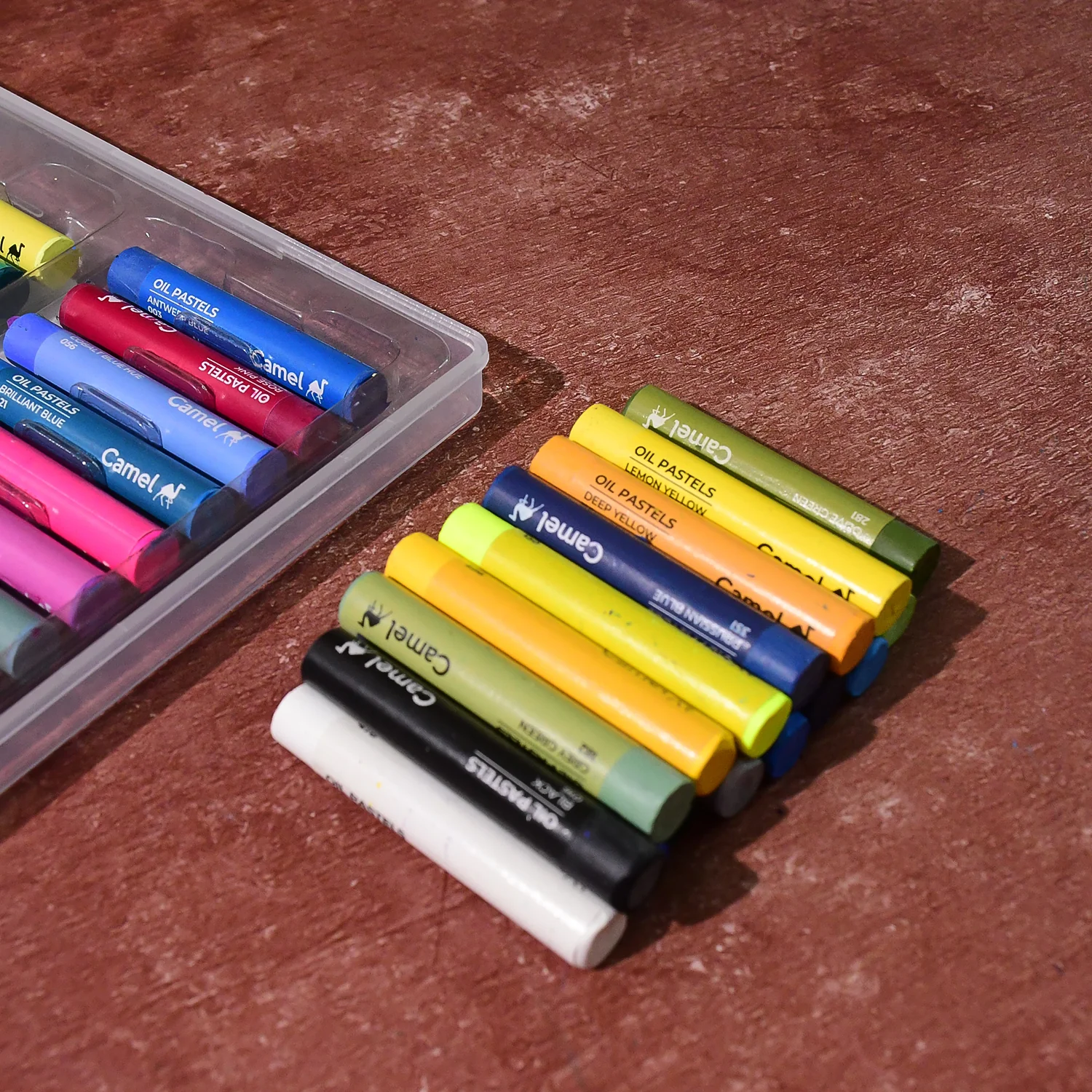 Camel Crayons with Extra Smooth Color Box - 50 Shades - Image 2