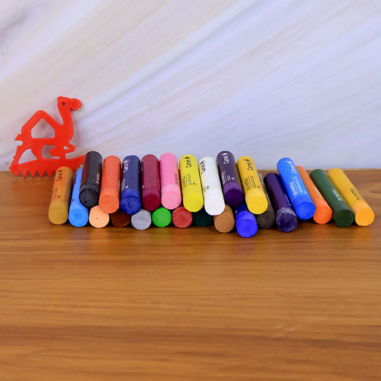 Camel Oil Pastels 25 Assorted Shades with Free Scraping Tool - Image 3