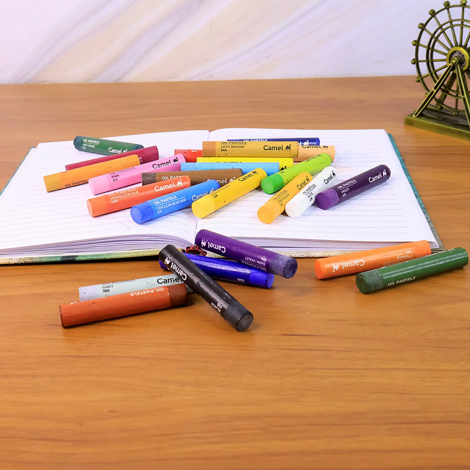 Camel Oil Pastels 25 Assorted Shades with Free Scraping Tool - Image 7