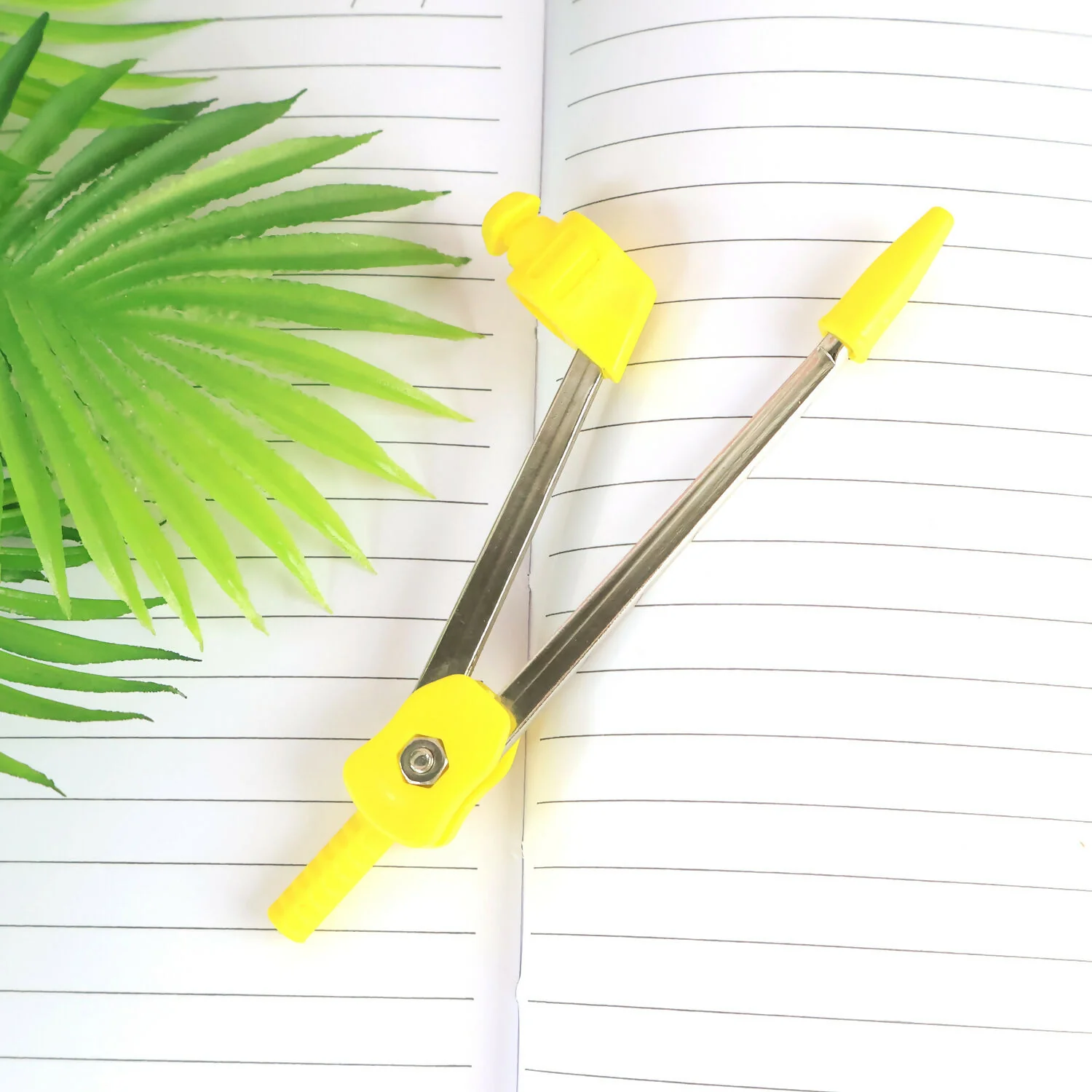 Camlin Compass – Durable Metal Body with Yellow Grip - Image 2