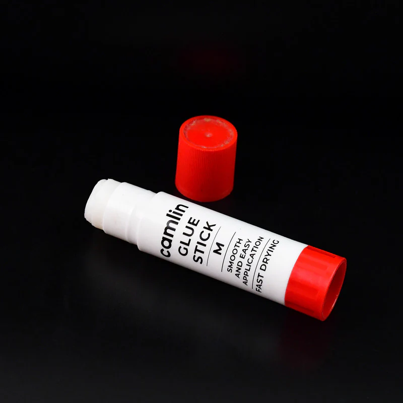 Camlin Glue Stick – Medium Size Smooth and Easy Application Fast Drying Adhesive (8 Gm) - Image 3