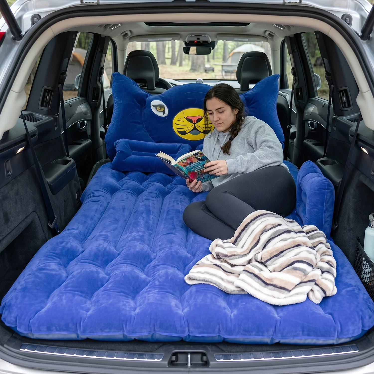 Inflatable Car Bed Set with Lion Head Pillow and Cushions for Comfortable Travel Sleeping (1 Set) - Image 8