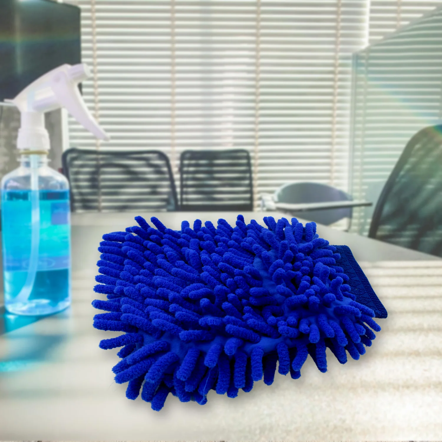 Car and Bike Cleaning Combo Kit with Microfiber Sponge, Gloves & Towels (5 Pcs) - Image 3