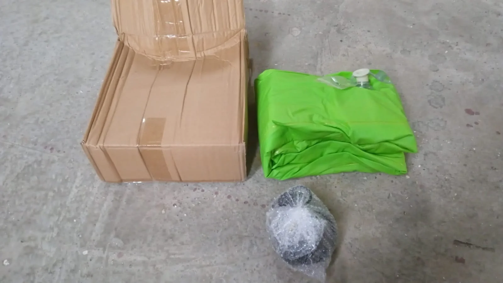 Comfy Car Camping: Inflatable Bed with Pillows & Pump (Portable) - Image 8