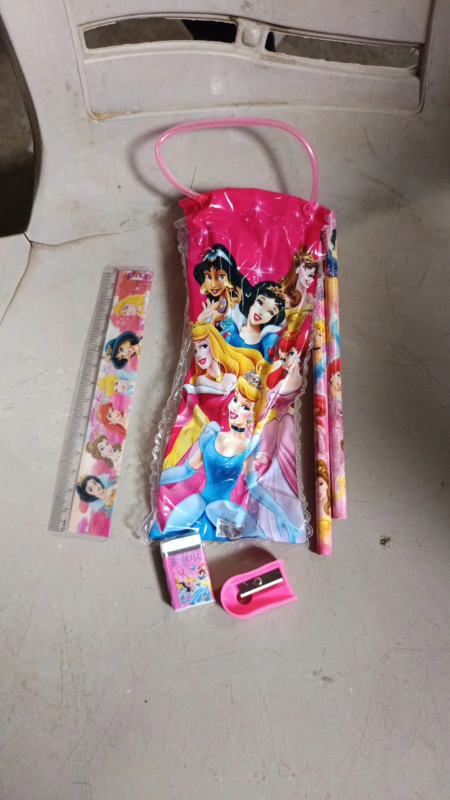 Fun & Functional! 5-in-1 Cartoon Pencil Set for School & Play (5 Pc) - Image 7