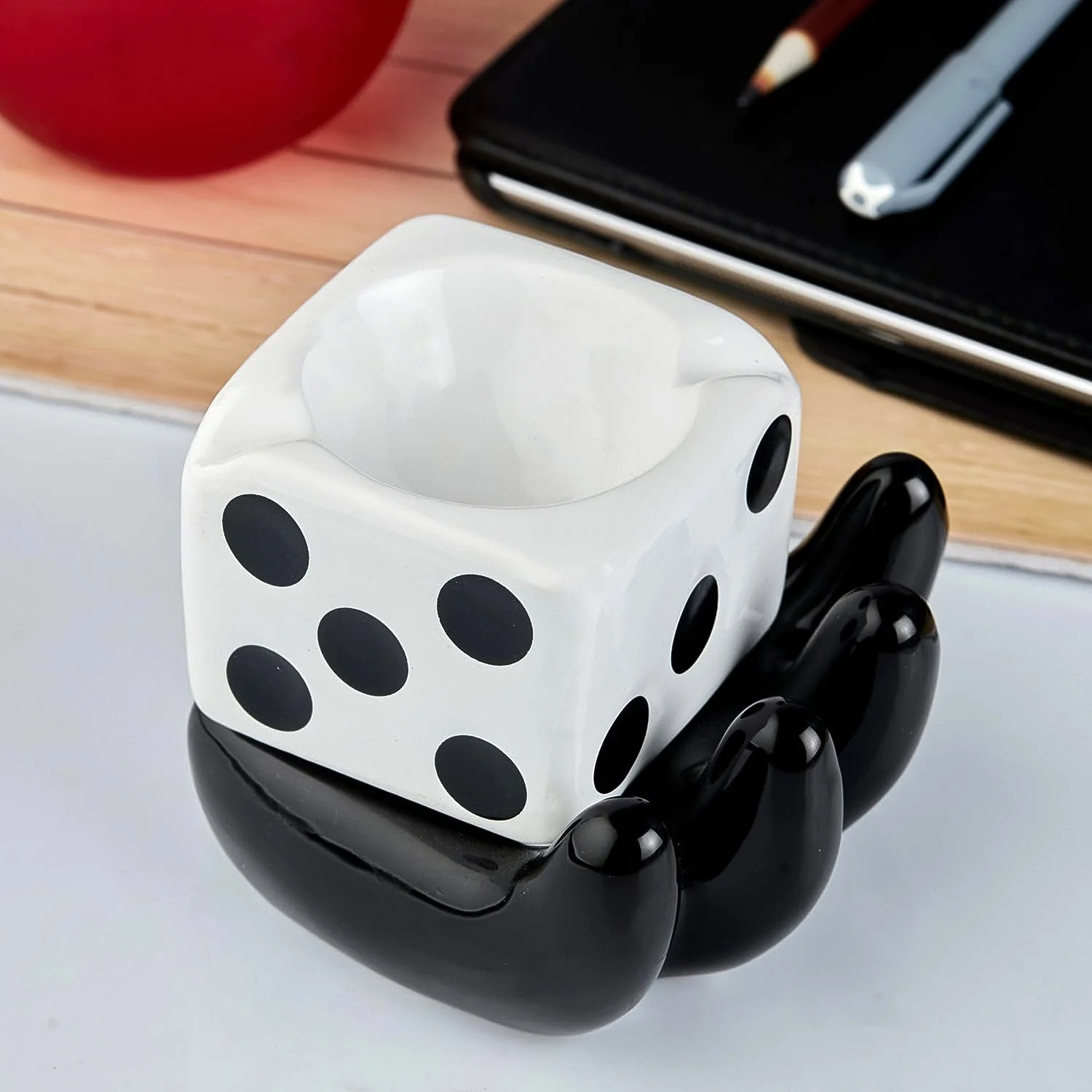Colourful Smoking Ceramic Ashtray with Retro Vibes - Image 4