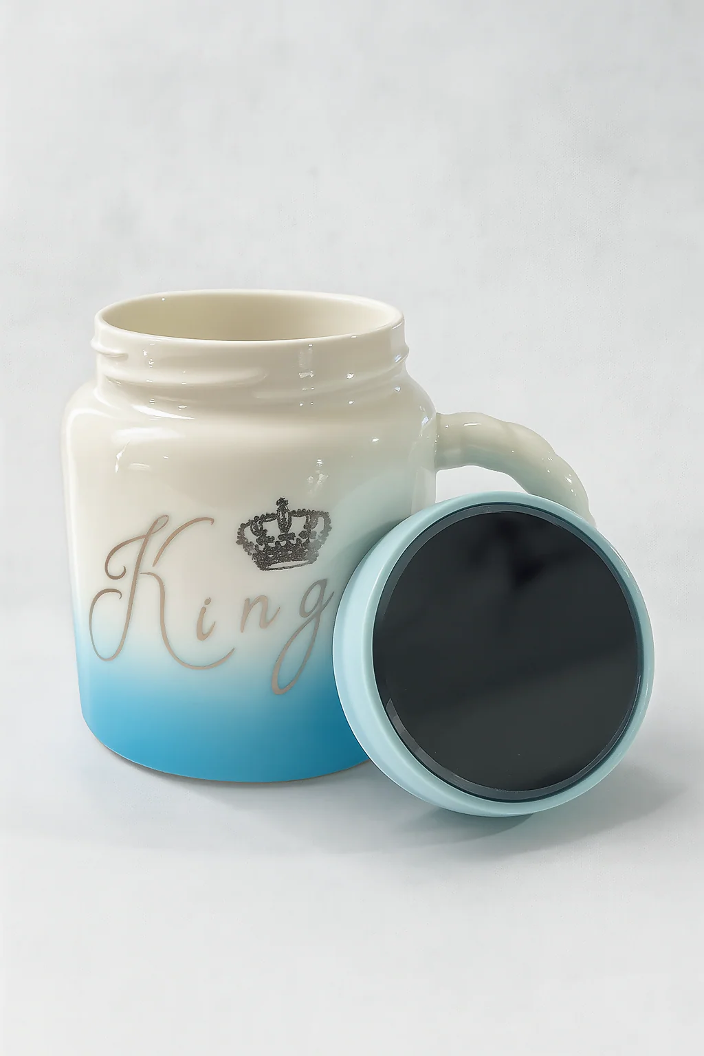 Blue Gradient Ceramic King Mug with Lid – Gift for Men & Boys - Image 3