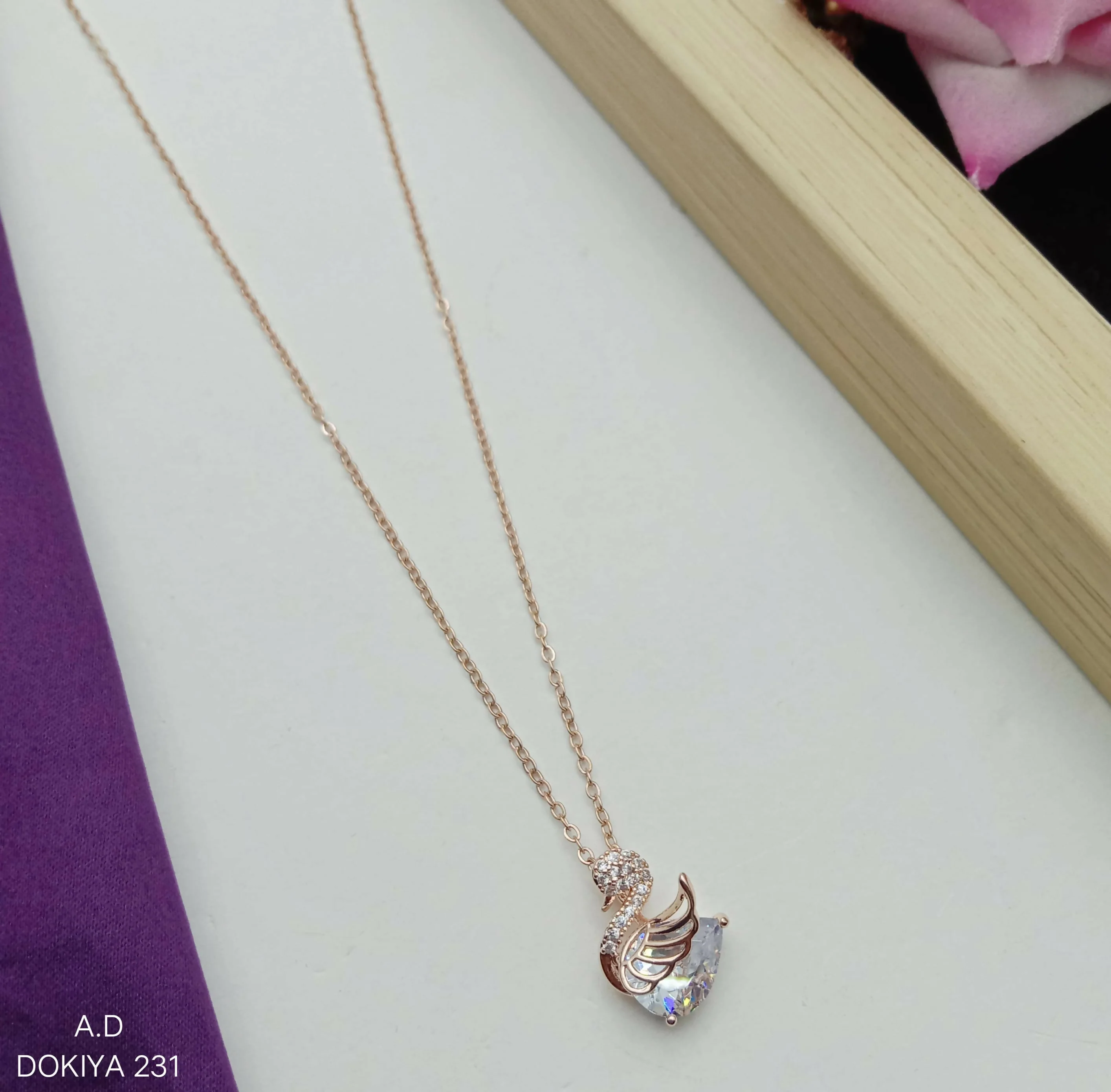 Swan Pendant Chain And Pendal
