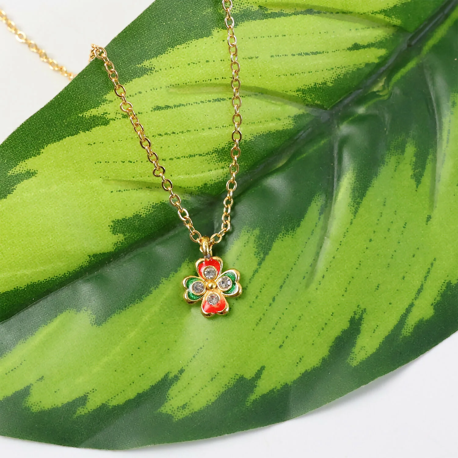 Charming Floral Charm Pendant Necklace with Chain for Women - Image 3