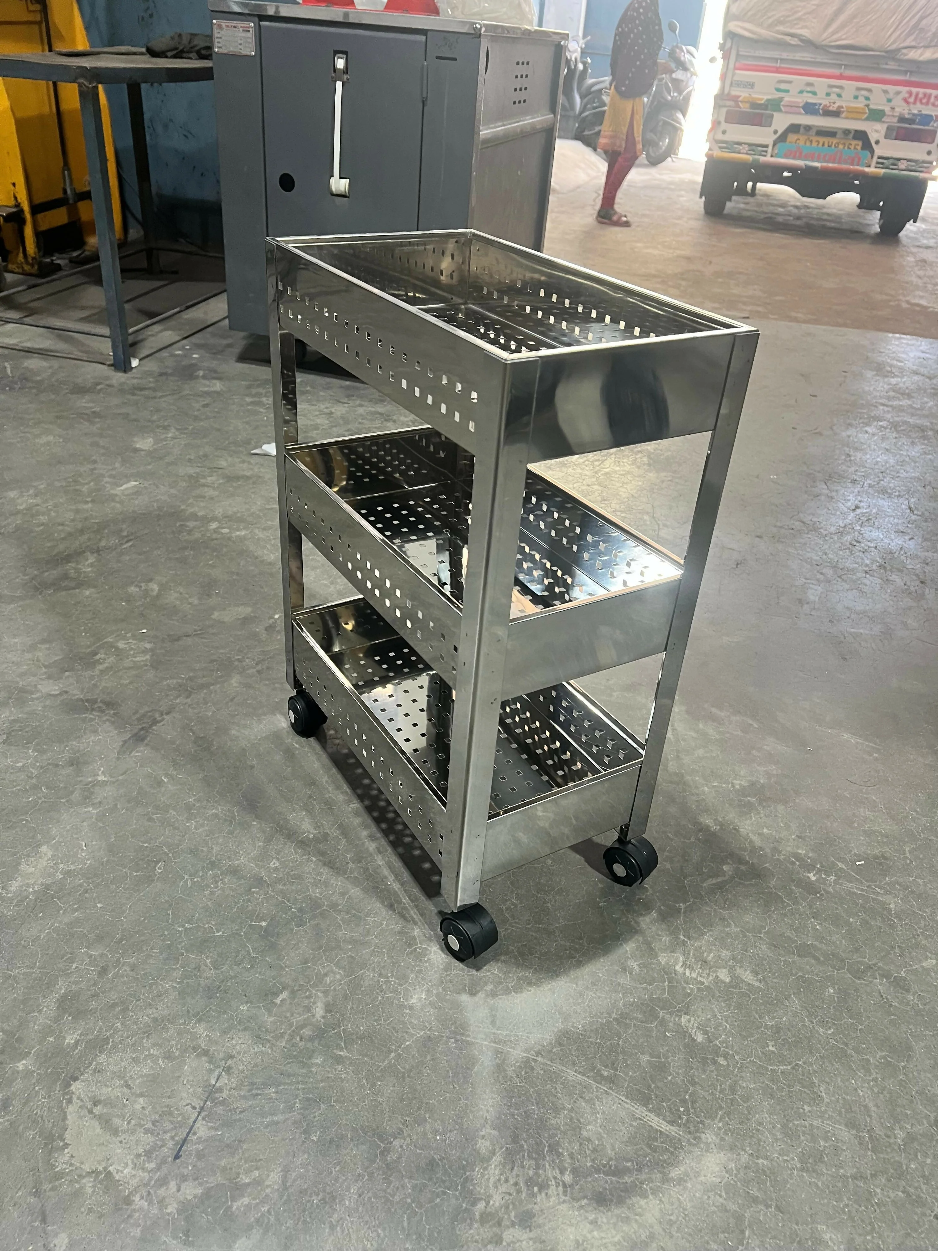 Stainless Steel 3-Tier Vegetable Storage Trolley Silver - Image 9