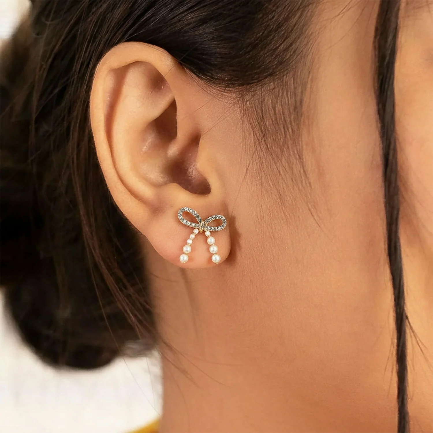 Chic Pearl Wreath Bow Earrings – Premium Design - Image 2